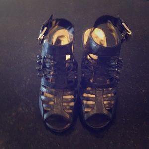 Vince V Canute shoes. Leather upper leather sole.